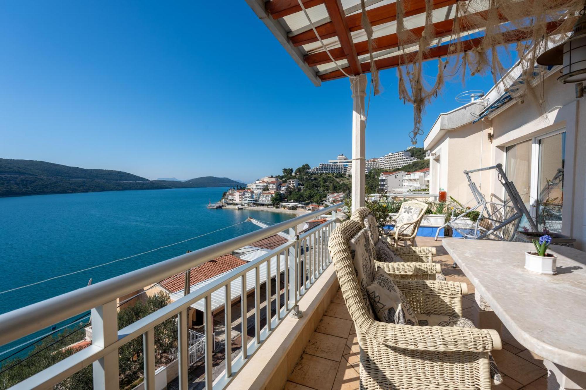 Adriatic Apartment *